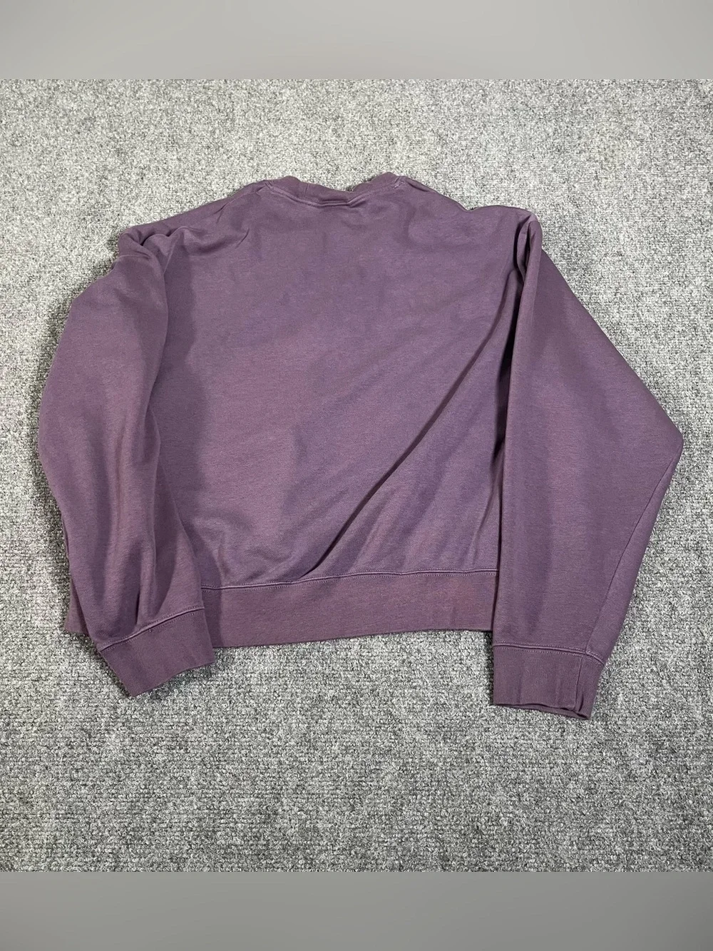 Nike Sweatshirt Womens Medium Purple Crewneck Graphic Swoosh Logo Embroidered